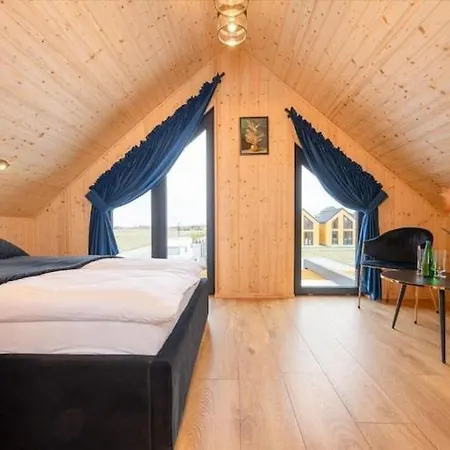Comfortable Homes, Pool, Sauna, Jacuzzi بيت للعطل *
