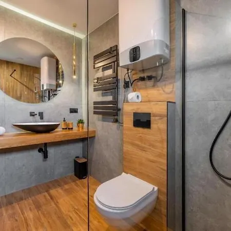 بيت للعطل Comfortable Homes, Pool, Sauna, Jacuzzi Kopań