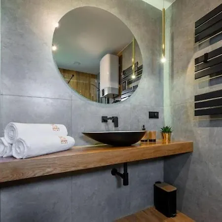 Comfortable Homes, Pool, Sauna, Jacuzzi